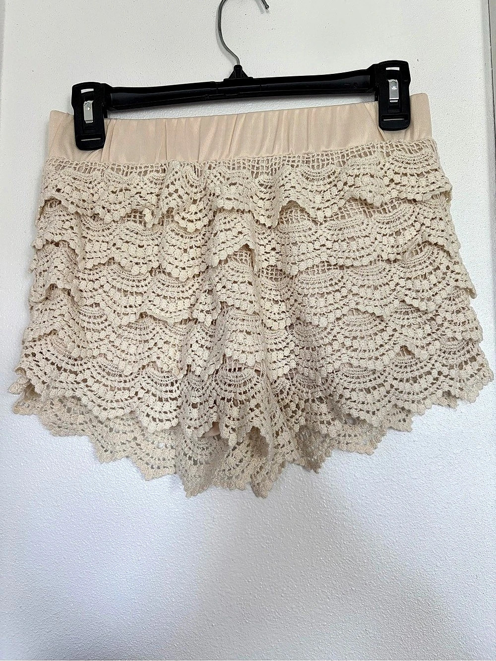Iris Los Angeles Lace Shorts in Cream
 Size Medium